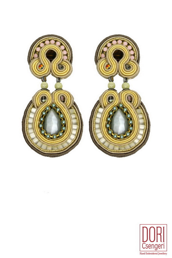 Chambord Showy Clip Earrings