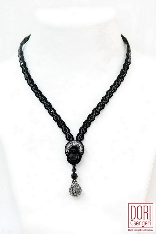 Mezzanotte Delicate Necklace