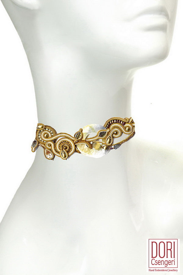 Seraphina Attention Grabbing Choker
