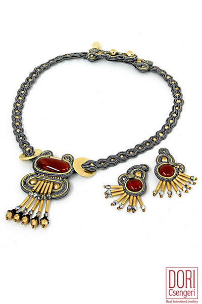 Uma Elegant Necklace