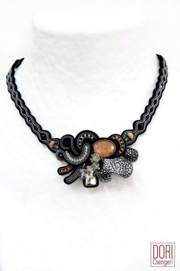 Jalousie Dressy Necklace