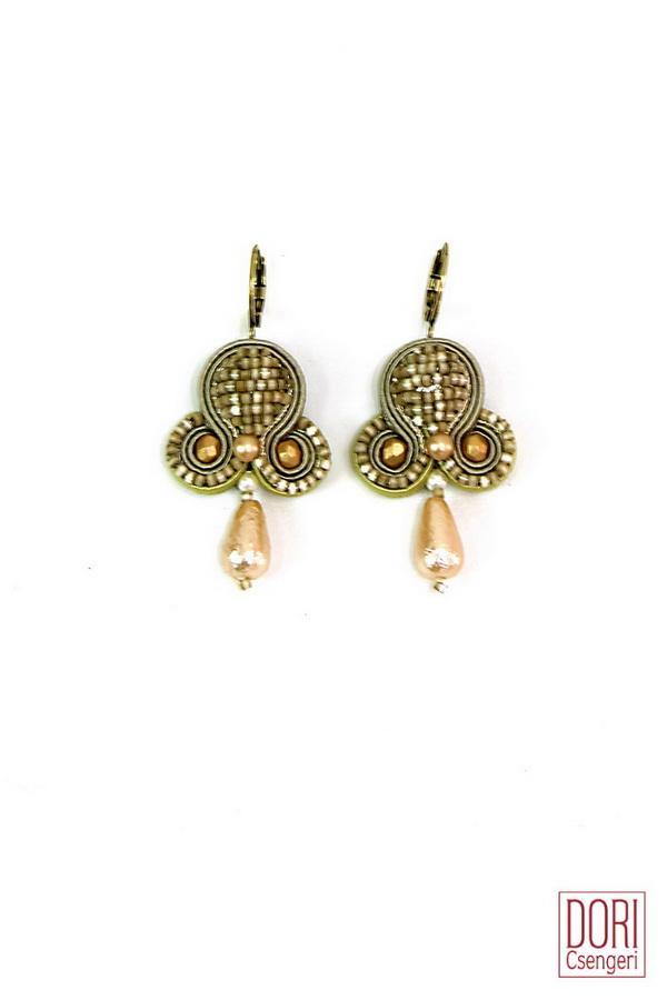Venus Small Pearl Earrings