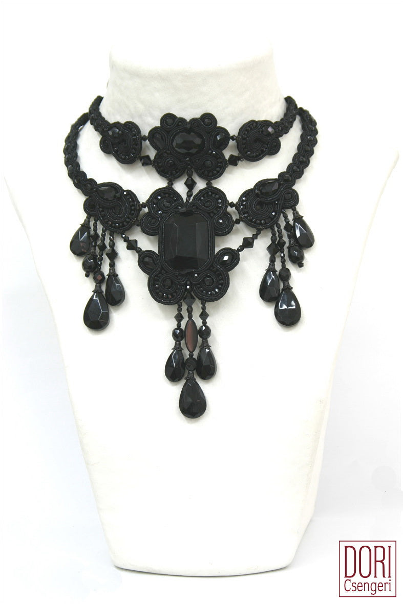 Essence Showstopper Statement Necklace