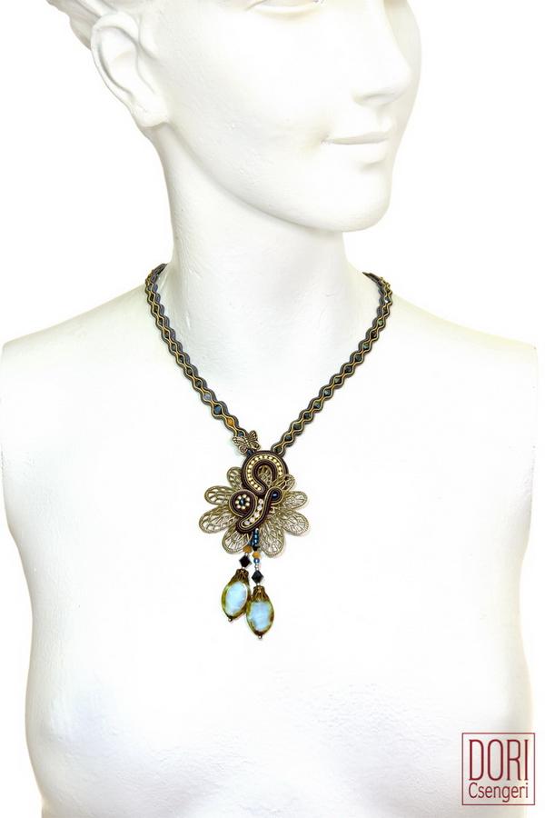 It Girl Floral Necklace