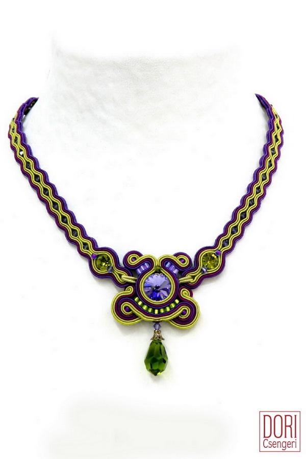 Kiwi Elegant Necklace