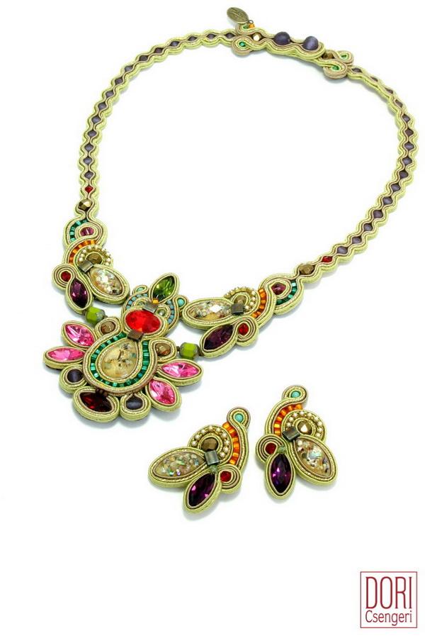 Maharajah Elegant Jewel Tone Necklace