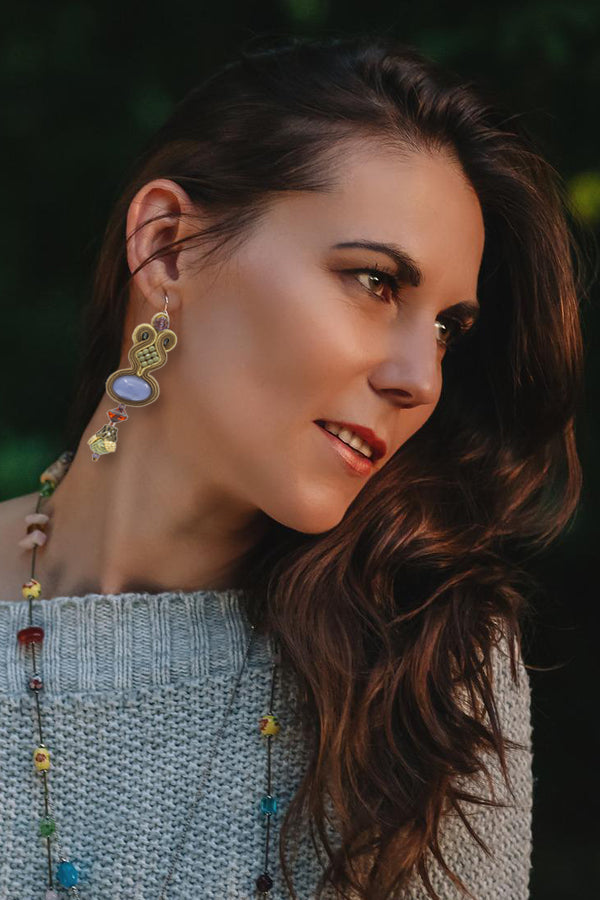 Subtile Chic Dangle Earrings