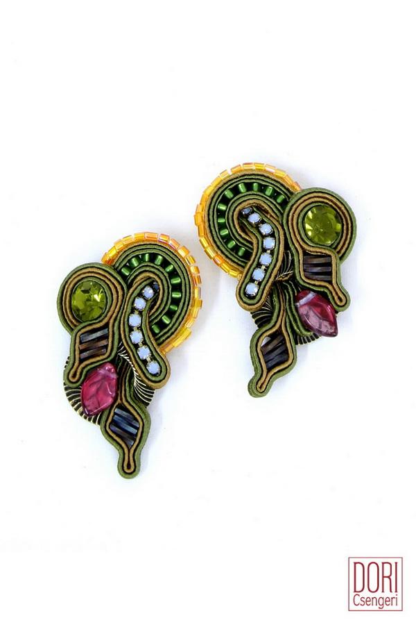 Zephyre Unique Earrings