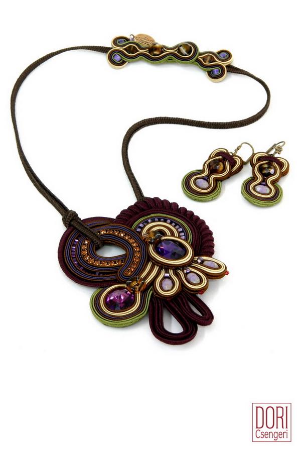 Zoe Elegant Pendant Necklace