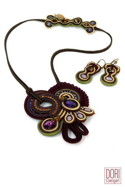 Zoe Elegant Pendant Necklace